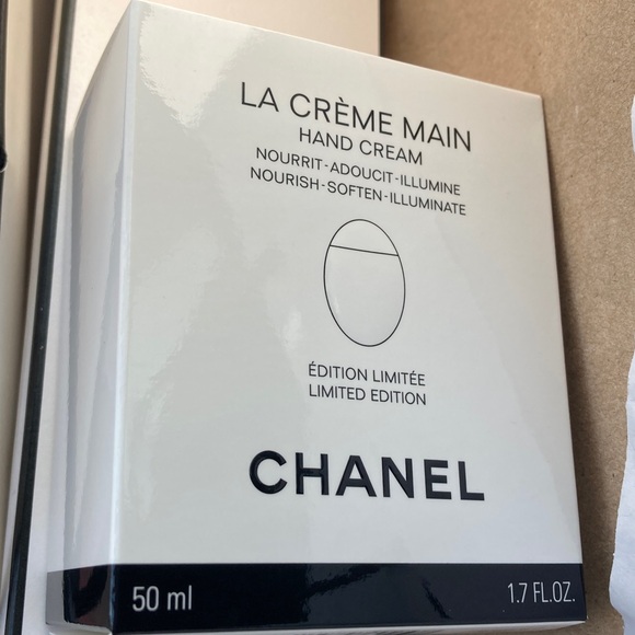 ⛳️ CHANEL La Crème Main in Elegant Blue - Picture 3 of 3